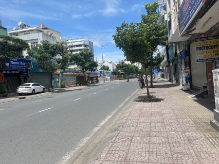 Cho thuê nguyên tòa nhà mới sơn sửa MT Hồng Hà,P2 TB. 10x12m hầm 8 lầu