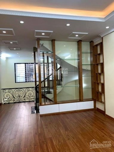 Nhà đẹp lung linh Nguyễn Văn Cừ, ô tô đỗ cổng, dt 40m2, 4 tầng, nhỉnh 4 tỷ lh 0963521933