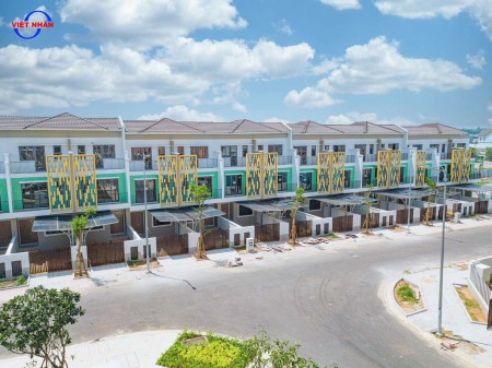 Bán nhà liền kề khu đô thị xanh đáng sống nhất Bình Dương, tiện ích đầy đủ
