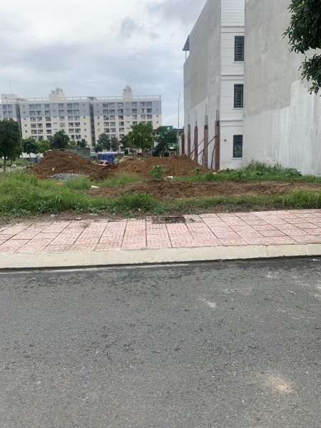 Bán gấp lô đất diện tích 80m2 Hòa Phú giá bán 670 triệu, sổ chinh chủ