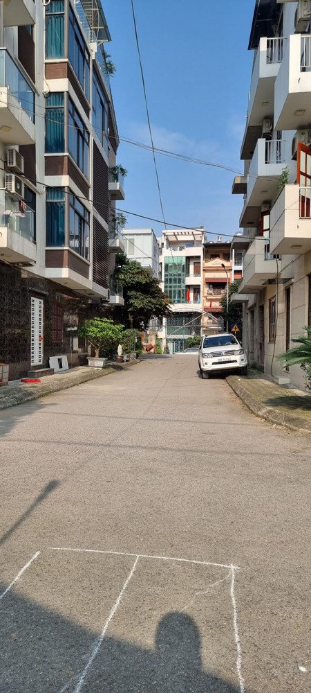 Siêu hiếm, bán nhà Sài Đồng, Long Biên, dt 51m2, 4 tầng, mt 4.2m, giá 2 tỷ