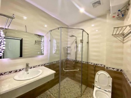 Bán nhà nguyên căn Doan Kê Thiện dt 46m2, 5 tầng, giá 4.5 tỷ vị trí cực đẹp, sổ đỏ