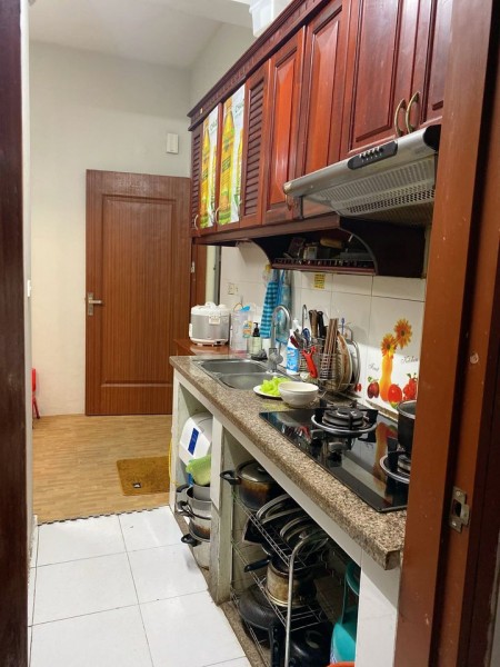 Giảm chào còn 3.85 tỷ ô tô đổ cửa vị trí đẹp, gần tượng đài Nguyễn Đức Cảnh, 4 tầng