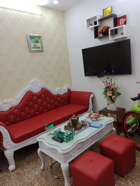 Bán gấp nhà ngõ 678 Đường La Thành, Q.Ba Đình, 39.2m2x3 tầng. Nhỉnh 2 tỷ.
