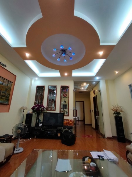 Bán nhà Vũ Tông Phan diện tích 28m2 đúc 5 tầng 3 PN ở ngay, giá chỉ 1 tỷ 48
