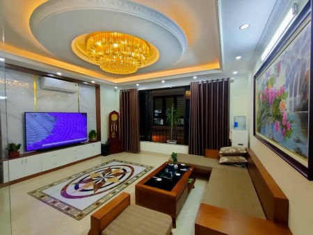 Siêu phẩm Nguyễn Văn Cừ đẹp nhất phố ô tô qua cửa gần bãi ô tô, giá 4.1 tỷ