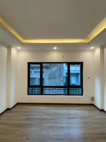 Bán gấp nhà Hoàng Mai, Sang chảnh, Giá chỉ 4.x tỷ ( x nhỏ xíu ), diện tích 4.199 tỷ