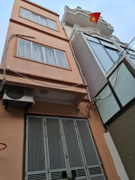 Bán nhà Ngũ Hiệp, ngõ rộng ô tô tránh, dt 42m2, 3 tầng, giá 2.3 tỷ, sổ đỏ đẹp