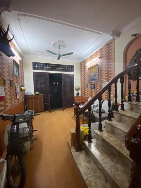 Bán nhà Khương Đình, Thanh Xuân 45m2, nhà đẹp không lối thoát, ô tô, giá chỉ 3,8 tỷ.