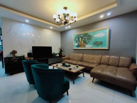 Siêu hiếm mặt phố Ngọc Lâm dt 115m2, 4 tầng đúc, mt 6m, lô góc, vỉa hè, KD nhỉnh 16 tỷ