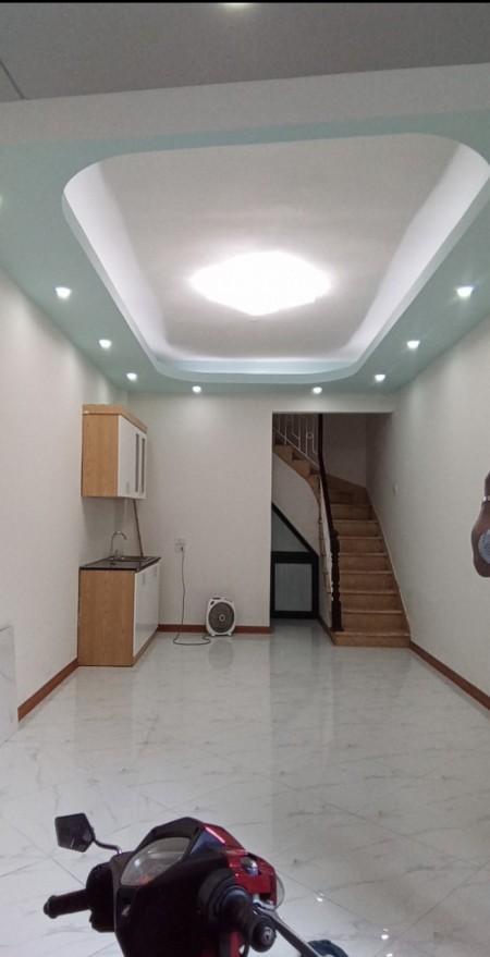 Bán nhà trong ngõ phố Quan nhân, diện tích 29m2, giá bán 3,85 tỷ, lhcc