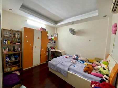 Bán nhà Nguyễn Hồng Đào ngang 6m, hoành tráng như biệt thự, giá bán 9.9 tỷ