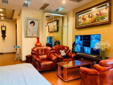 Bán nhà mặt phố Hoàng Như Tiếp diện tích 100m2, 4 tầng, mặt tiền 6m, giá 25 tỷ SDCC