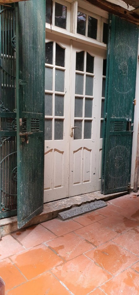Bán nhà Hoàng Quốc Việt, Trung tâm Cầu Giấy, Tiện nghi đầy đủ 28m2, 2.8tỷ