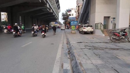 6.4 tỷ mặt phố Quang Trung, vỉa hè rộng, nở hậu, kinh doanh sầm uất, 52m*2 tầng.