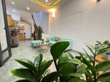 Bán nhà phố Chiến Thắng, trung tâm Văn Quán, dt 50m2, 4 tầng, ô tô đổ cửa, ngõ thông, giá 3 tỷ