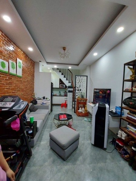 Bán nhà khu Vip Quận Tân Phú, hẻm xe tải 4 tầng đúc, mới keng, giá 4.1 tỷ, thương lượng