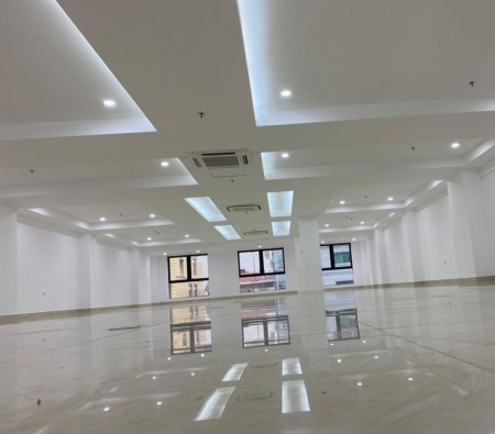 Cho thuê văn phòng mặt đường Hoàng Văn Thái, giá cho thuê 12 triệu/tháng