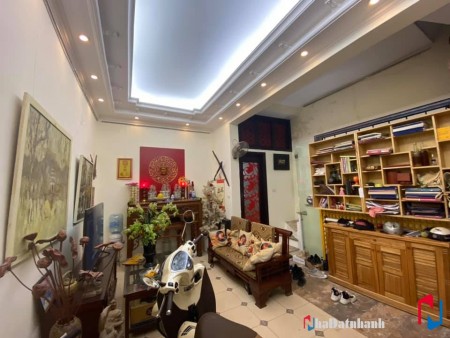 Bán nhà Long Biên, mặt tiền thoáng, diện tích sử dụng 43m, giá bán 2.7 tỷ