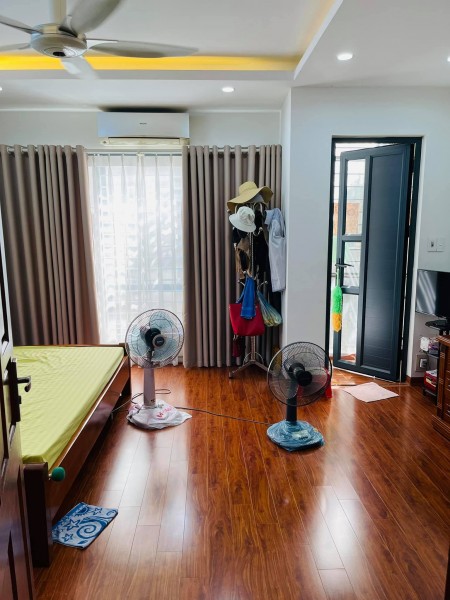 Bán nhà 5 Tầng đẹp chắc chắn chủ tự xây ngõ Quỳnh Quận Hai Bà Trưng, giá bán 3.8 tỷ