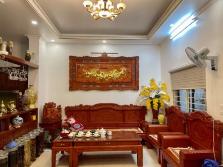 Cần bán nhà Võ Chí Công, Tây Hồ, 46m2, giá 4,99 tỷ để chia cho các con