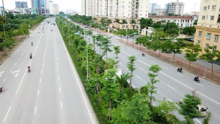 Bán nhà 39m2, 4 tầng, giá 5.6 tỷ đường Võ Chí Công, ô tô tránh nhau dòng tiền 300 triệu/năm