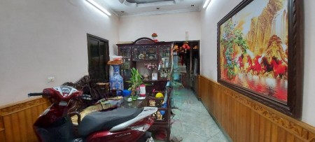 Bán nhà Trung Văn, Quận Thanh Xuân dt 43m2, 3 tầng, ô tô, KD, giá có 4,3 tỷ.