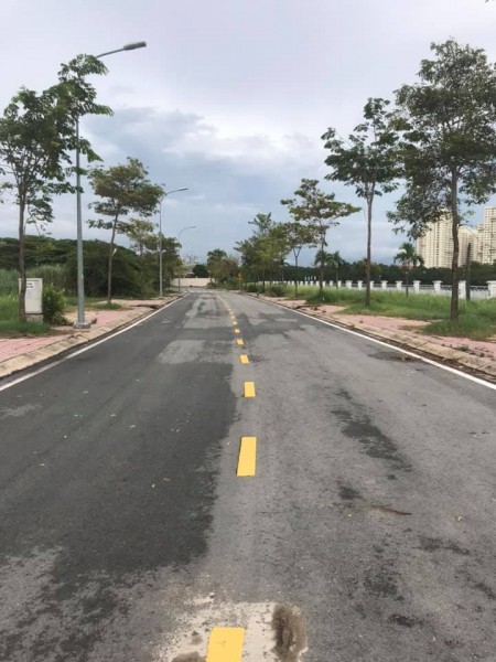 Biệt thự vườn trong lòng Quận 7, liên hệ chính chủ 0938004066, giá 46 triệu/m2