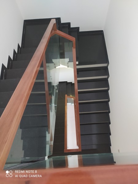 Nhà hoàn thiện 3 tầng mái thái Phú Thượng, sổ hồng chính chủ, giá 3.5 tỉ
