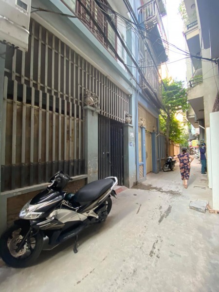 Bán nhà ngõ 79 Cầu Giấy, lô góc 3 mặt thoáng, dt 50m2, đúc 5 tầng, lh 0977979199