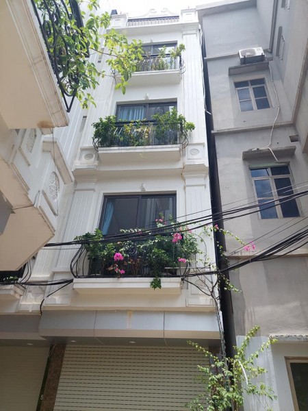 Bán nhà phố Hồ Tùng Mậu dt 90m2, ô tô. 7 chỗ vào nhà, sát Vinhomes Mỹ Đình, giá hơn 5 tỉ