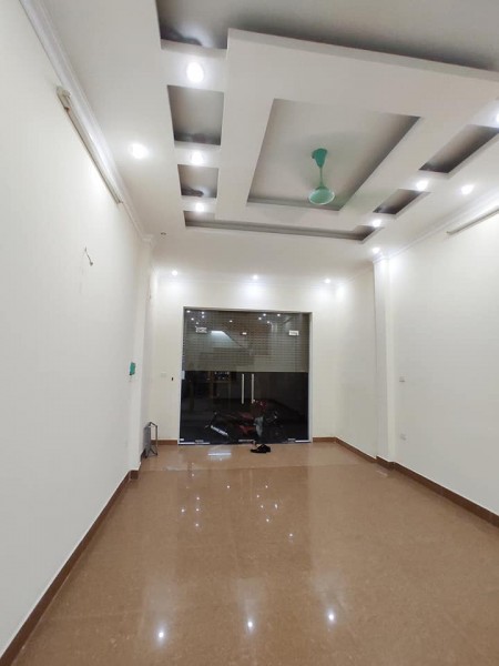Cách phố 10m, nhà 5 tầng, giá nhỉnh 2 tỷ phố Bạch Mai Trương Định, sổ sẵn