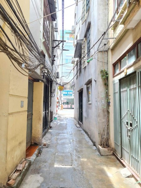 Bán nhà Trích Sài, cách vài bước chân, ngõ thoáng sáng 5 tầng, 32m2 giá 3,05 tỷ