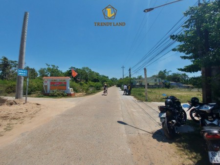 Cần bán gấp lô 100m2 ngay sát Đà Nẵng, sổ đỏ chính chủ, giá 850 triệu