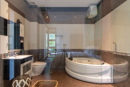 Cho thuê nguyên căn Villa 4 phòng ngủ gần biển Phạm Văn Đồng, kiến trúc đẹp