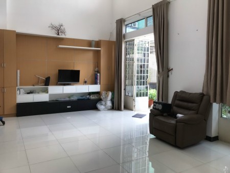 Bán Nhà Đường Tạ Quang Bữu, 1 Trệt, 2 Lầu, Sân Thượng giá chỉ 6,5 Tỷ, Quận 8