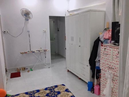 Nhà Bán Gấp Đường Lạc Long Quân-TB 52m2 - 3Tầng Hẻm thông -Chỉ 4TỶ 2