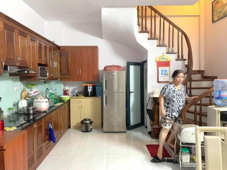 Bán nhà chính chủ nguyên căn rộng 60m2, 6 tầng, mt 5m, giá 6.2 tỷ, Tây Hồ