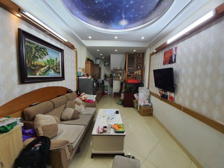Bán nhà nguyên căn Hoàng Diệu Hà Đông, dt 48m2, 4 tầng, giá bán 7.8 tỷ, thương lượng