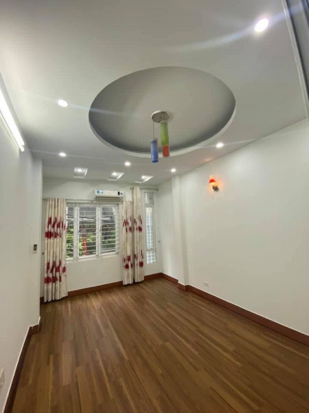 Bán nhà đẹp Bùi Xương Trạch, Thanh Xuân giá 5.7 tỷ ô tô vào nhà, dt 43m2, 5 Tầng