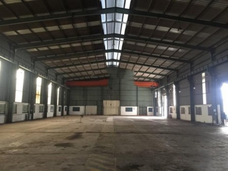 Cho thuê nhà xưởng, showroom, gara ô tô DT 1800m2 tại CCN Duyên Thái, QL1A, Hà Nội