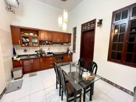 Bán nhà đội cấn sất mặt đường dt 45m 5 tầng, tặng nội thất, giá bán 4.95 tỷ
