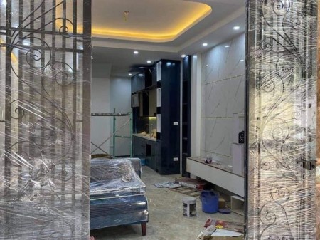 Bán nhà mới, đẹp đường Hoàng Mai, dt 33m2, đúc 5 tầng giá nhỉnh 3 tỷ
