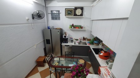 Nhà phố Đội Cấn diện tích 24m2, đúc 4 tầng, 20 mặt phố, giá bán 2.23 tỷ