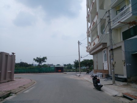 Bán nhà cấp 4 tiện xây mới khu Vip xe tải tránh, diện tích 67m2, giá bán 6.1 tỷ