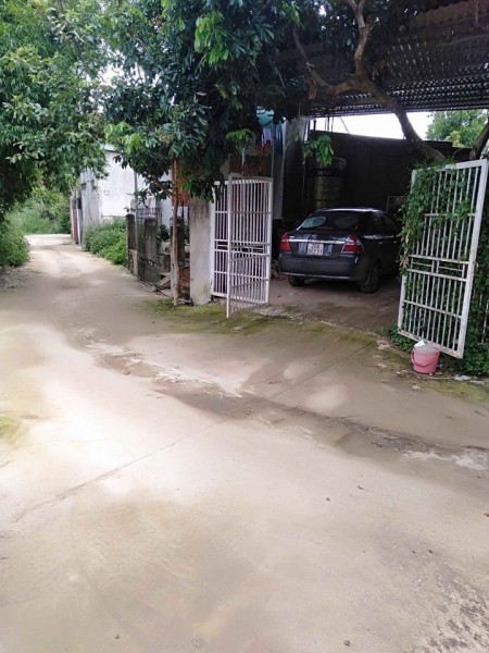 Cần bán nhà đất tại tổ 3 Quyết Tâm, thành phố Sơn La Sơn La, liên hệ 0973357497
