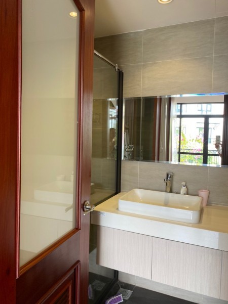 Cần bán biệt thự liền kề mặt đường chính nội khu Vinhomes Vingadenia, giá 3.85 tỷ