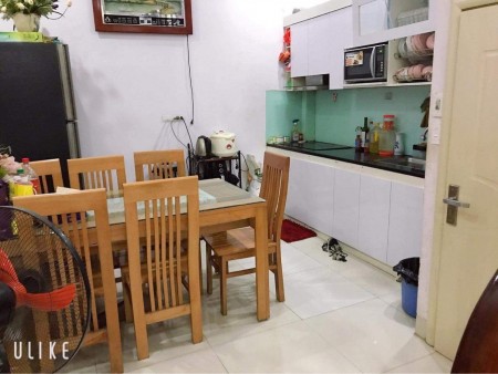 Gia đình tôi cần bán gấp nhà Vĩnh Phúc, Ba Đình, 32m2, giá 3.8 tỷ, gần ô tô.
