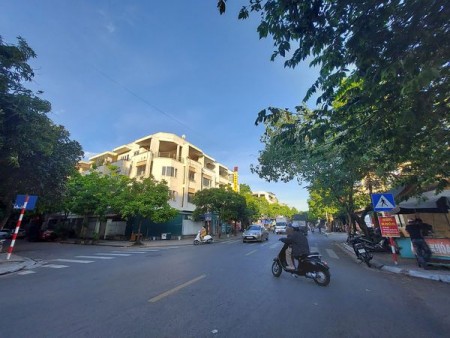 Bán nhà, mặt phố Lý Thường Kiệt, Hà Đông, vỉa hè rộng, 3 ô tô tránh, KD đỉnh, 36m2, 4 tầng, giá 5.2 tỷ.