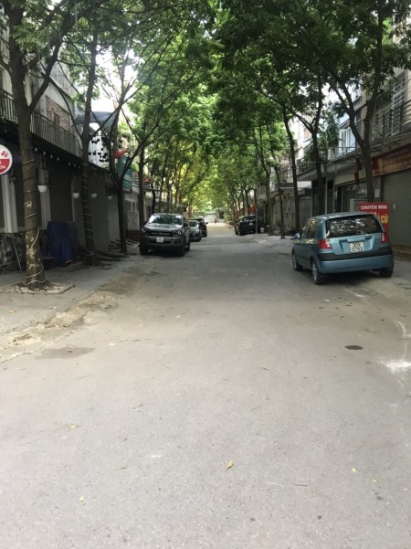 Bán liền kề Xa La 5 tầng 76m2 Mt 5m giá bán 8,3 tỷ bao sang tên sổ đỏ